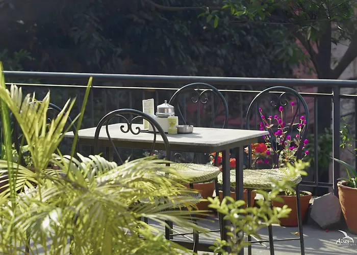 Garden Hotel *